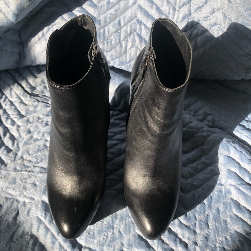 Theory platform booties size 10 - Picture 3 of 6